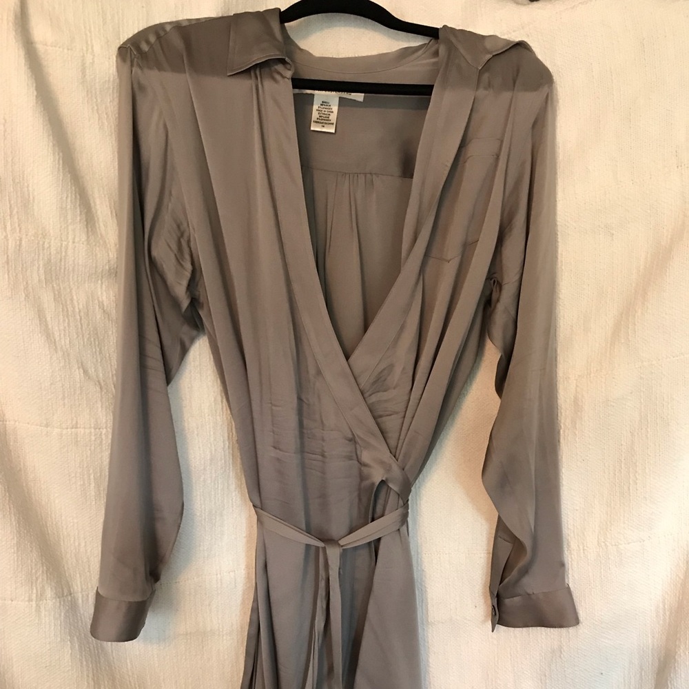 Silk DVF wrap dress - pearl grey wrap shirt dress